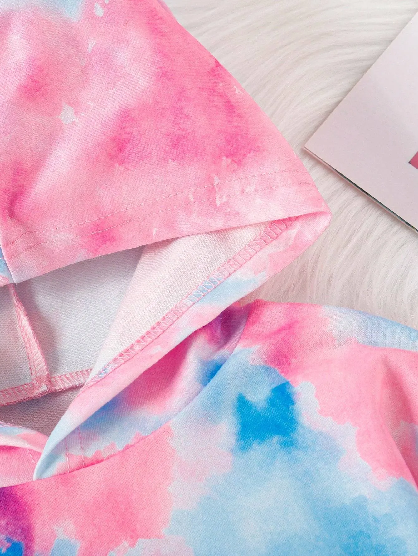 2pcs Girls Fashion Tie Dye Letter Print Hooded Sweatshirt   Slim Fit Pants Set