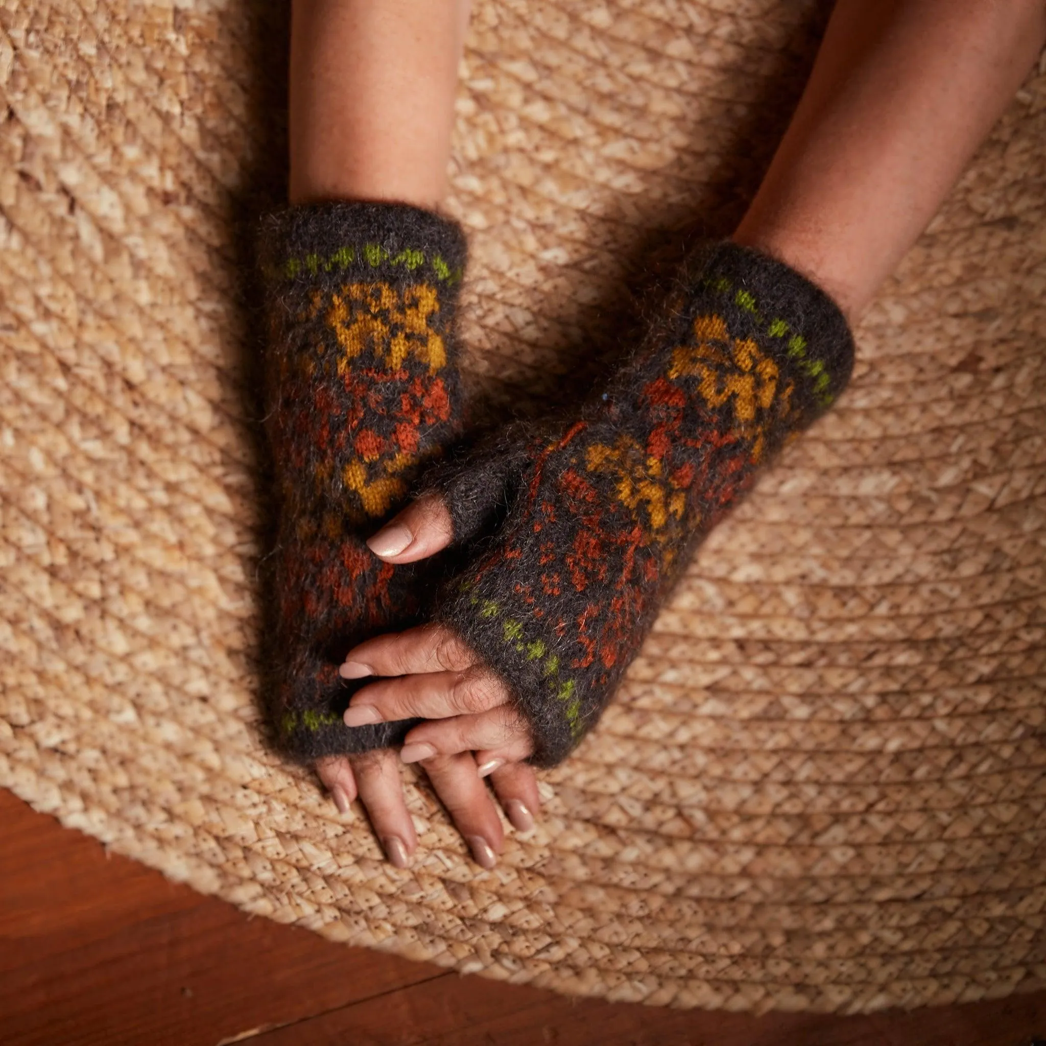 Autumn Acorns | Heavy Goat Wool | Fingerless Gloves