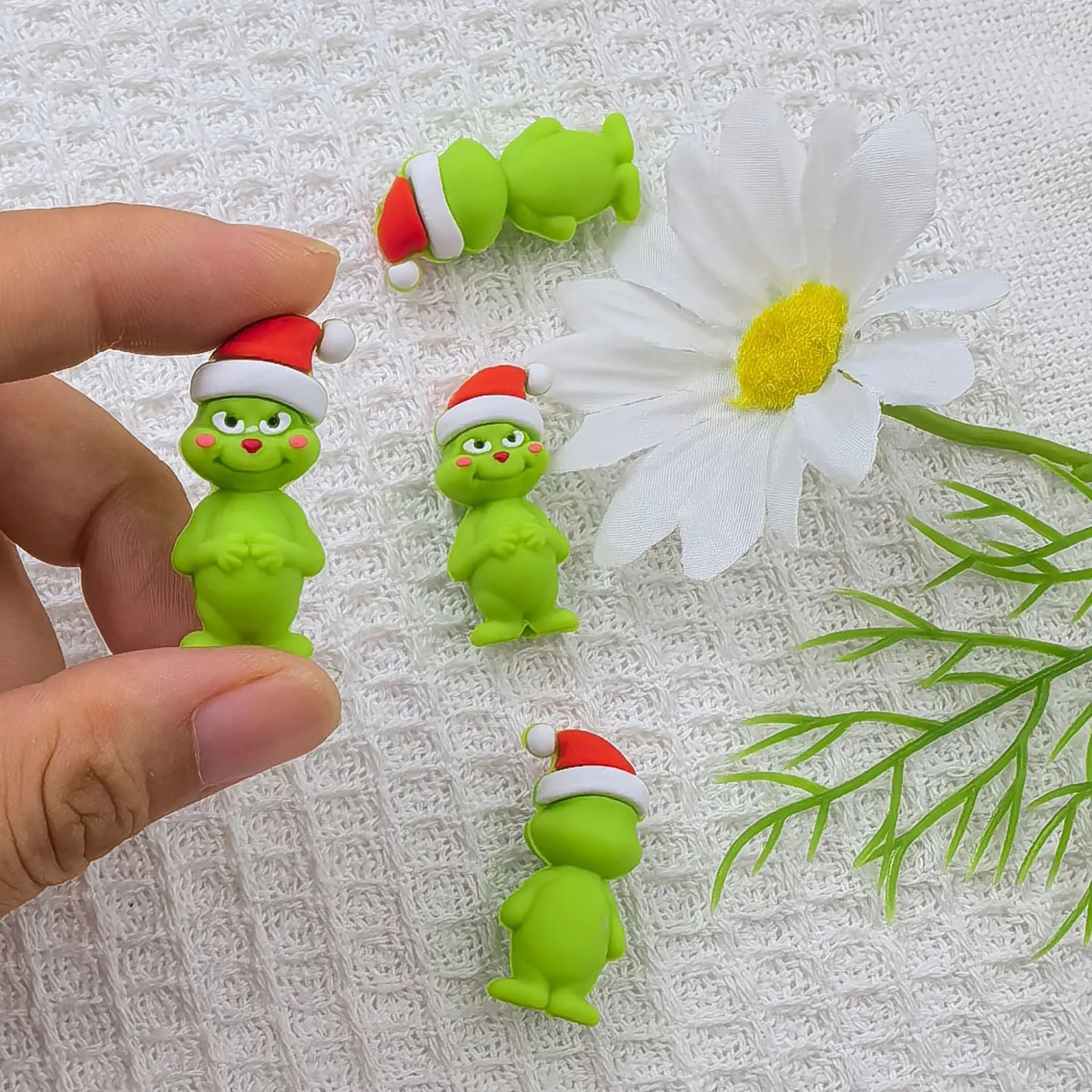 Wholesale 10pcs 3D Three-dimensional Silicone Cute Christmas Green Villain Cartoon DYI Beads